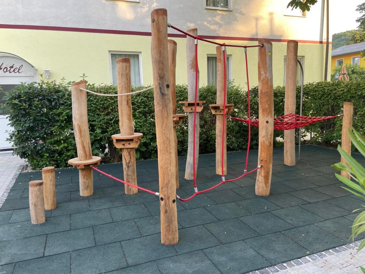 Gasthof Roderich Hotel Langenzersdorf Buitenkant foto