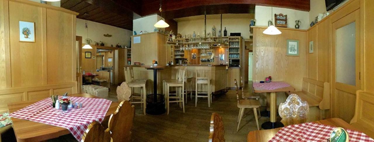 Gasthof Roderich Hotel Langenzersdorf Buitenkant foto
