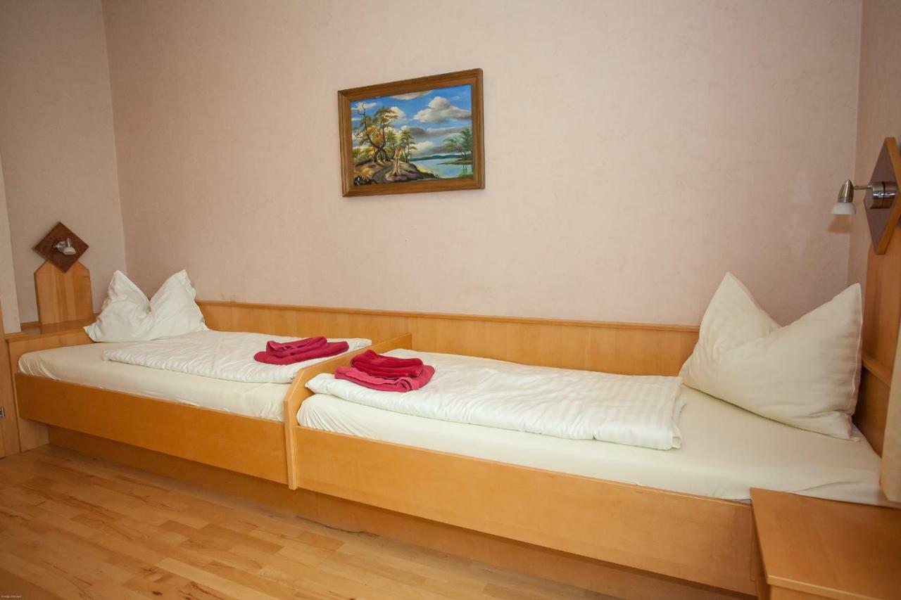 Gasthof Roderich Hotel Langenzersdorf Buitenkant foto